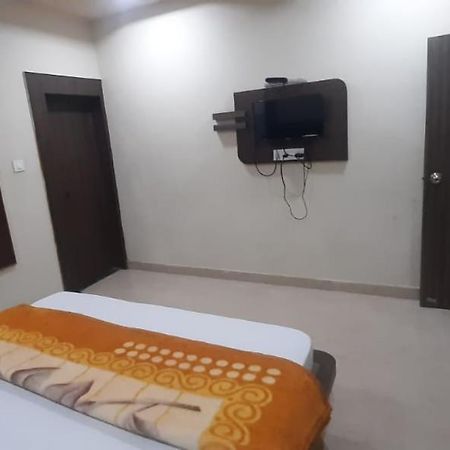 Hotel Sea Queen Puri Buitenkant foto