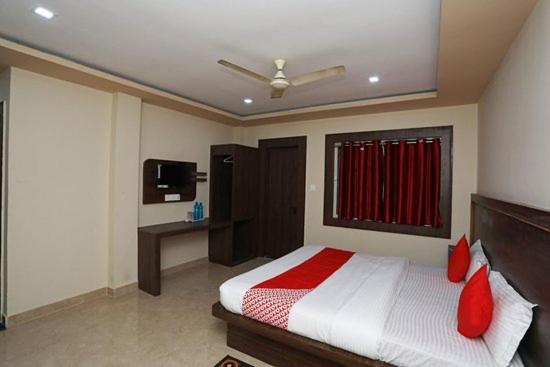 Hotel Sea Queen Puri Buitenkant foto