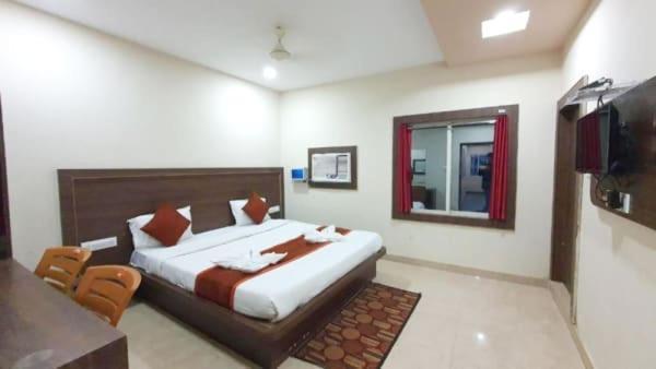 Hotel Sea Queen Puri Buitenkant foto